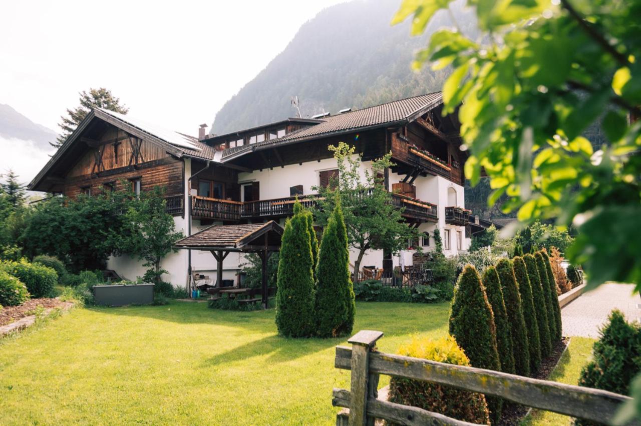 Gasthof Residence Brugghof & Erlhof Campo Tures Exterior foto