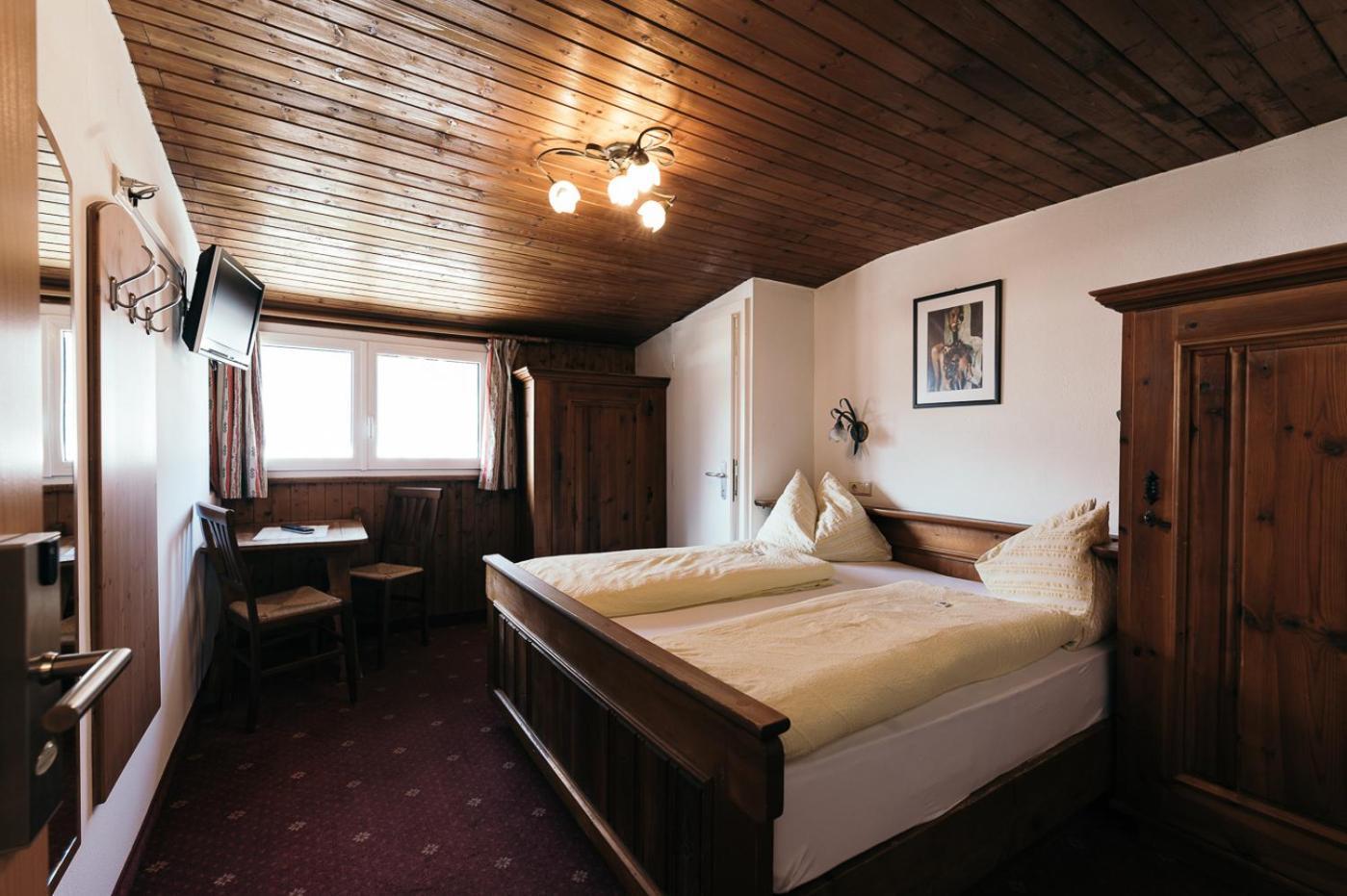 Gasthof Residence Brugghof & Erlhof Campo Tures Quarto foto